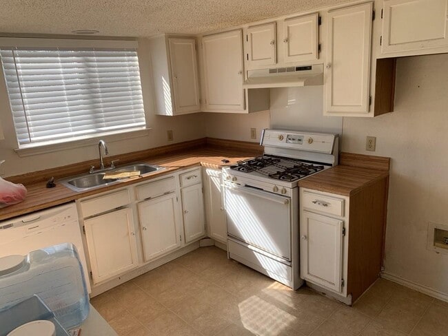 Building Photo - 4103 Eskew Dr