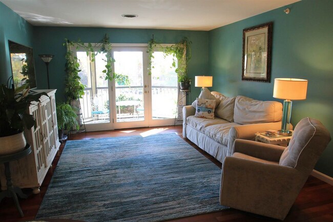 Living Room - 3 Bartemus Trl