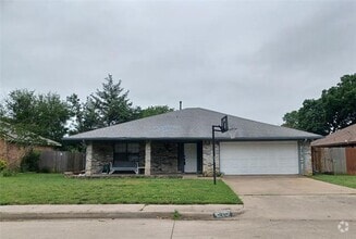 Building Photo - 217 Oakhaven Dr