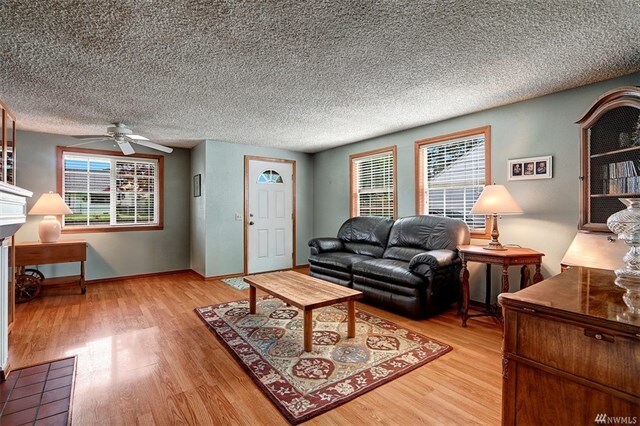 Building Photo - 15833 16th Ave SW