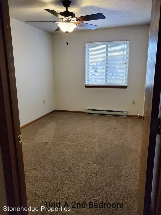 Building Photo - N113W16993-W16993 Driftwood Ct