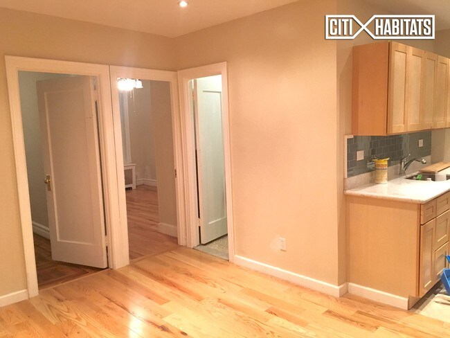 Foto del edificio - 833 E 49th St