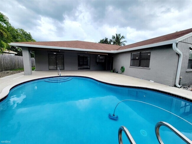 Foto del edificio - 3 br, 2 bath House - 4813 SW 118th Ter