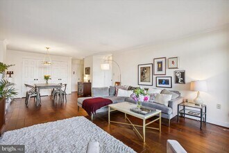 Building Photo - 801 S Pitt St