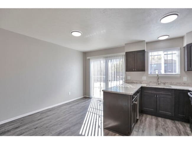 Building Photo - 3930 W Walsh Pl