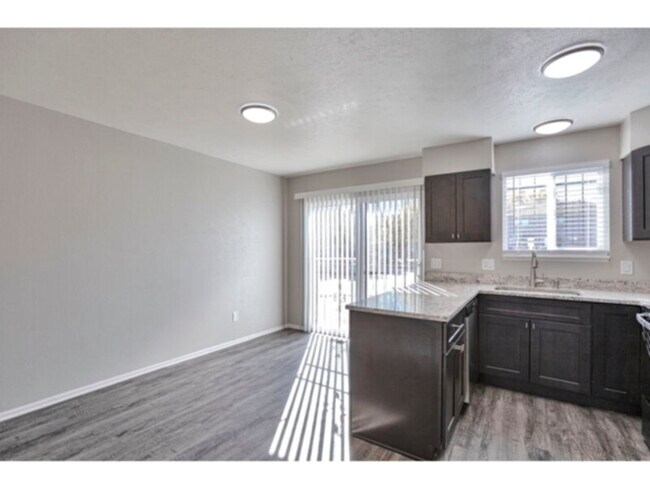 Foto del edificio - 3930 W Walsh Pl