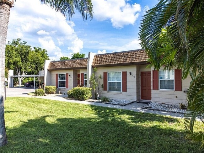 Building Photo - 6300 South Pointe Blvd