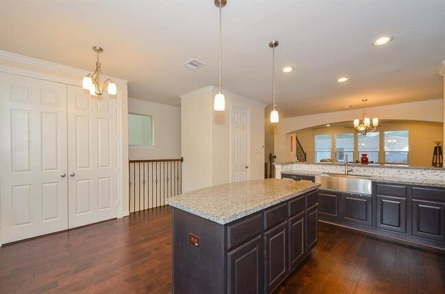 Building Photo - 10014 Spring Shadows Park Cir