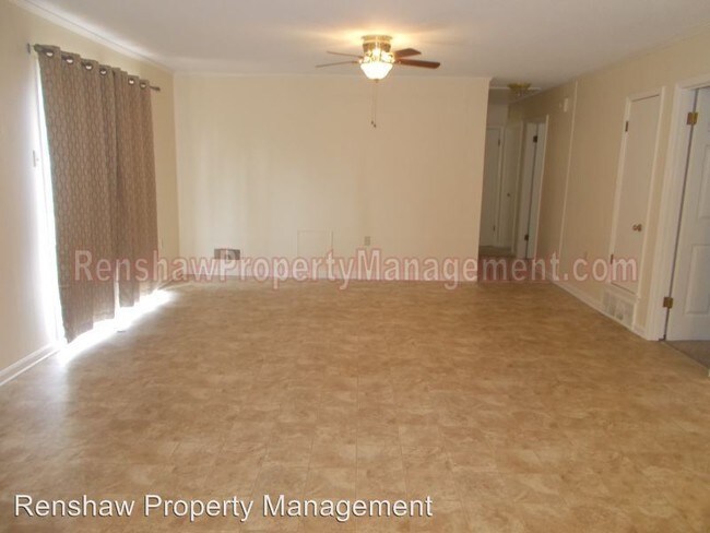 Building Photo - 3 br, 1.5 bath House - 4059 Oak Road