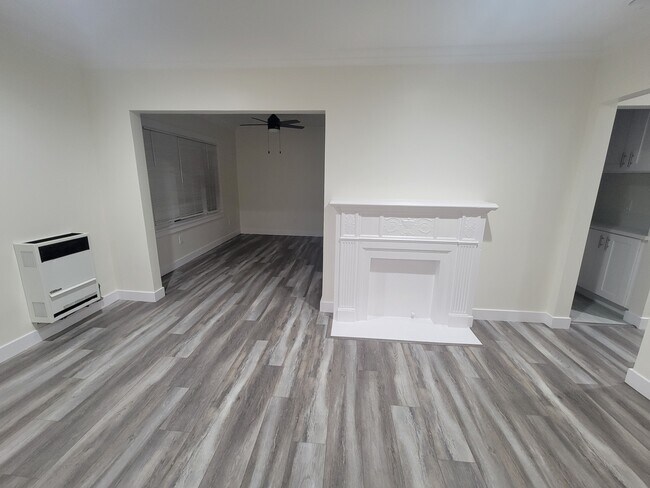 Sala de estar - 2216 S Bronson Ave