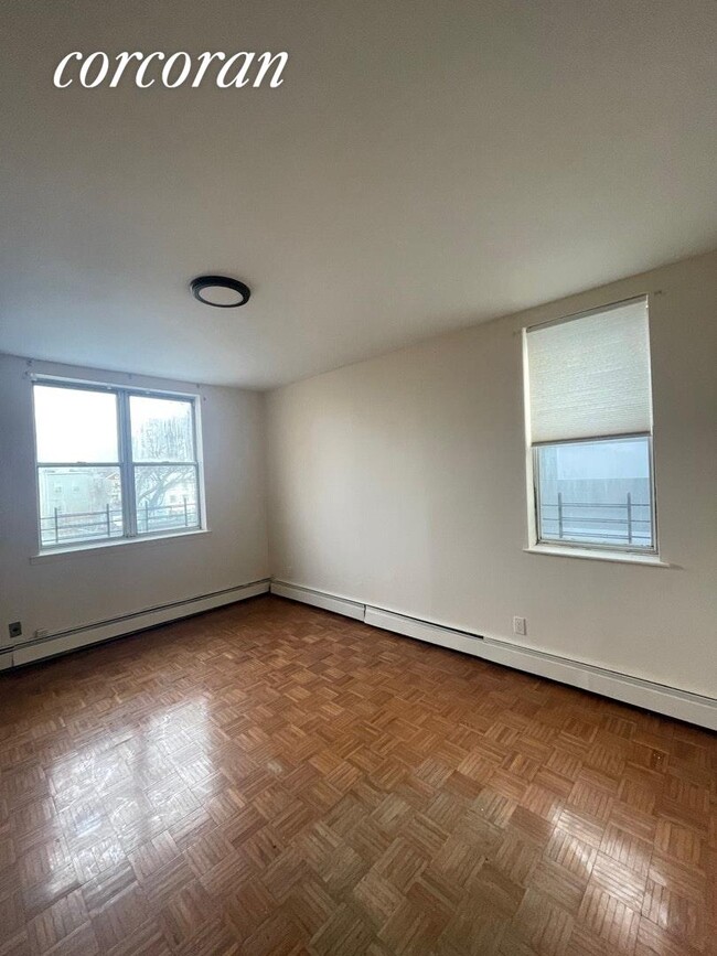 Building Photo - 161 Lott St