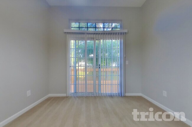 Foto del edificio - 319 Quiet Grove Ln