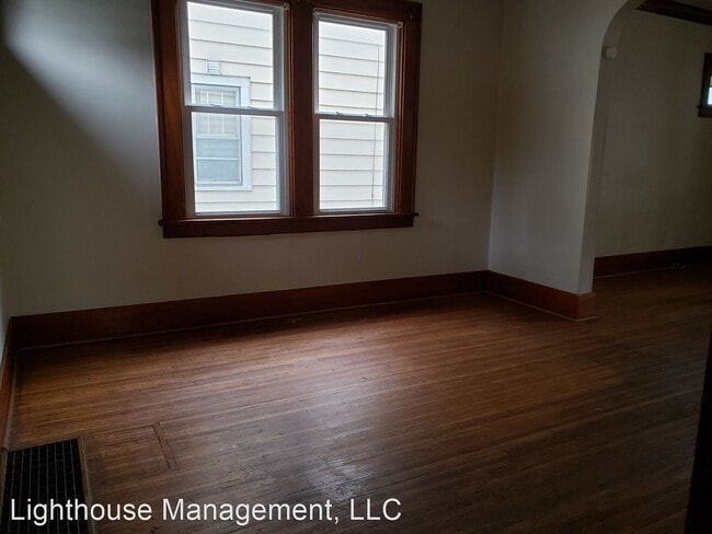 Building Photo - 3 br, 1 bath House - 179 Rockview Terr.