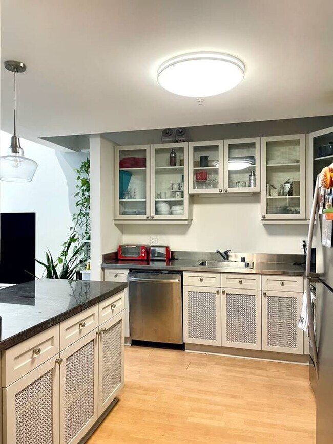 Kitchen - 388 Townsend St