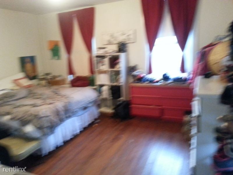 Foto principal - 46 W Mt Airy Ave