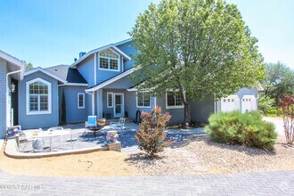 Building Photo - 2440 W Live Oak Dr