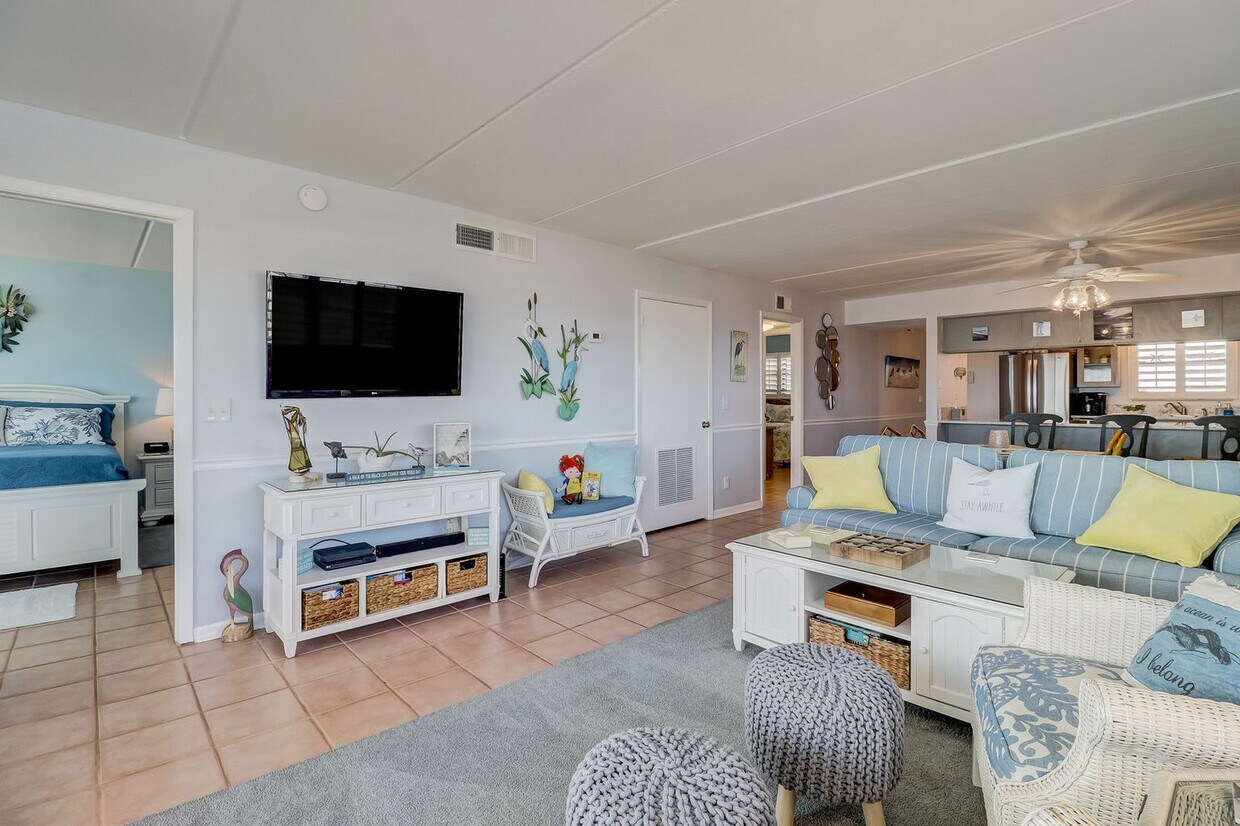 Foto principal - 3240 S Fletcher Ave
