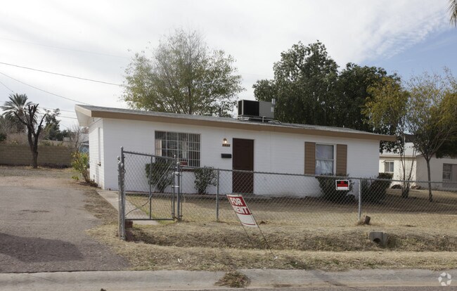 Foto del edificio - 2417-2425 W Montebello Ave