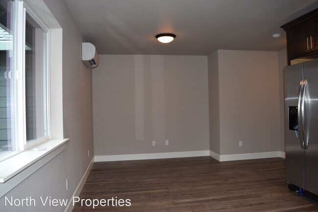 Building Photo - 21861 NE Park Ln