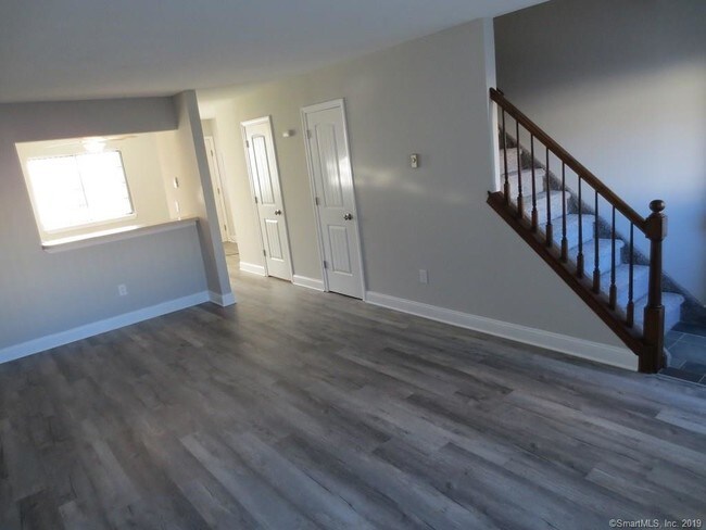 Building Photo - 541 Pierpont Rd