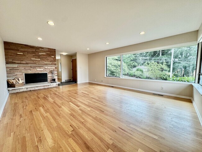 Foto del edificio - Large Mid-Century Home in Magnolia!