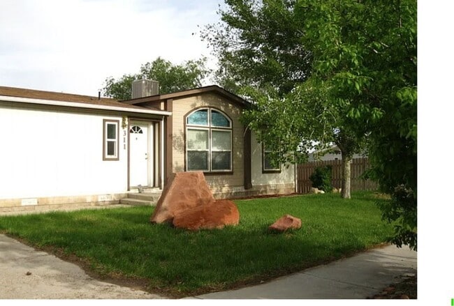 Building Photo - 311 N Highland Dr