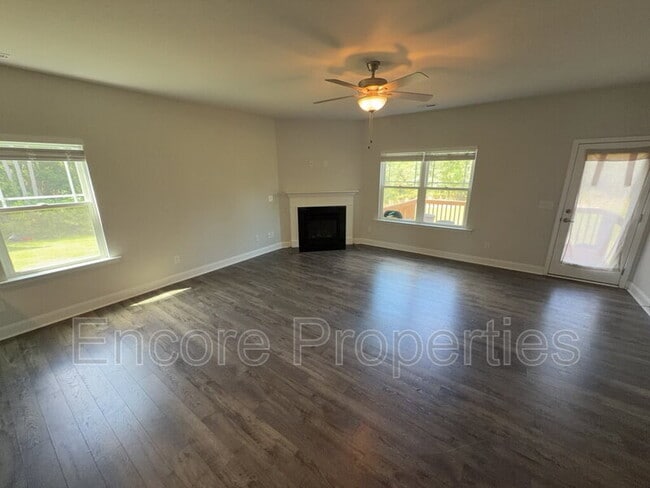 Building Photo - 38 Knotty Pine Dr