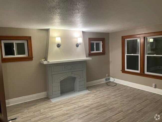 Building Photo - 45 Bellwood Ave