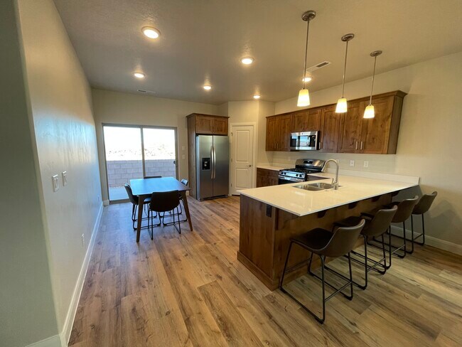 Building Photo - 535 N 550 W