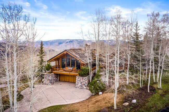 Building Photo - 121 Antler Ridge Ln