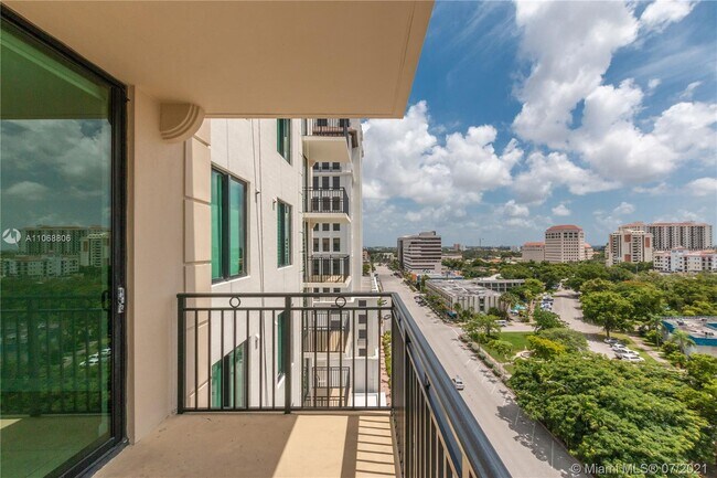 Foto del edificio - 1300 Ponce de Leon Blvd