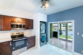 Building Photo - 16793 Hemingway Dr