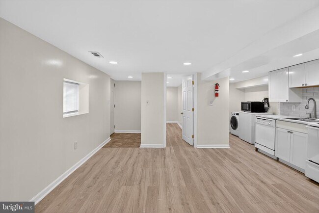 Foto del edificio - 141 Uhland Terrace NE