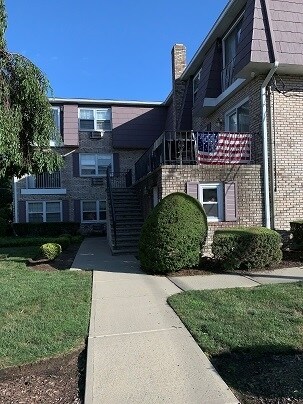 Primary Photo - 110 Elm St