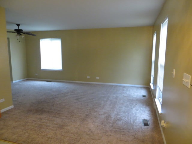Building Photo - 880 Teasel Ln