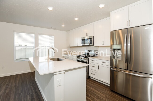 Foto del edificio - 896 Knowledge St