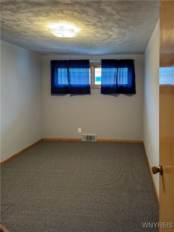 Foto del edificio - 25 Trudy Ln