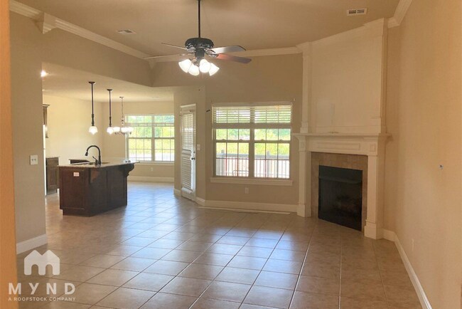 Building Photo - 2904 SW Warberry Ave