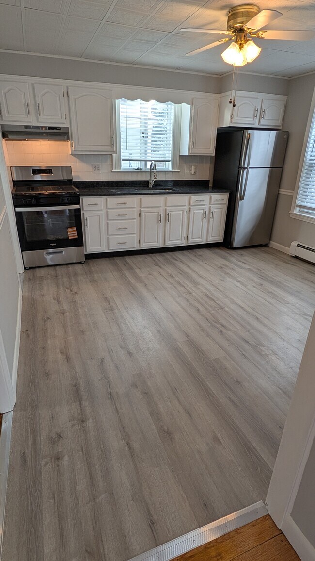 Foto del edificio - 85 Brayton Ave