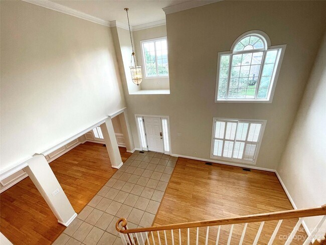 Foto del edificio - 10004 Paradise Ridge Rd