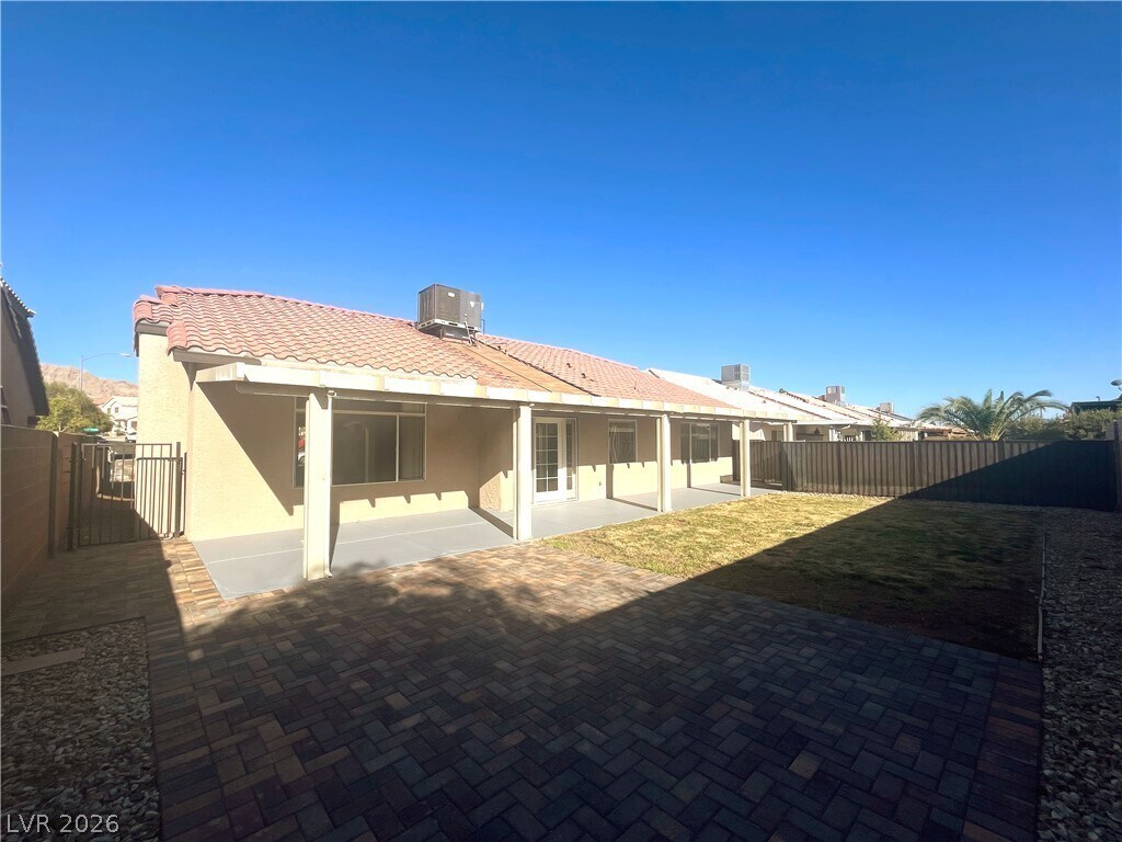 Foto del edificio - 1667 Tangerine Rose Dr