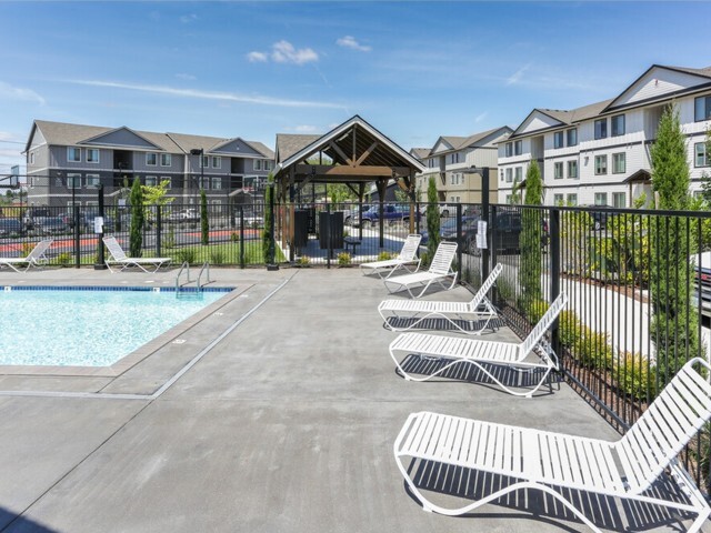 Sparkling Pool - Timberridge Place Apartment Homes