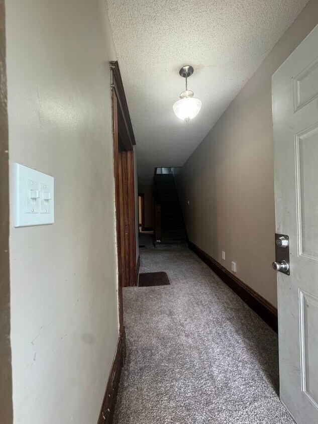 Primary Photo - 4bedroom House