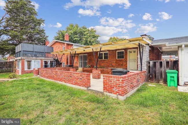 Building Photo - 2209 Rosecroft Blvd