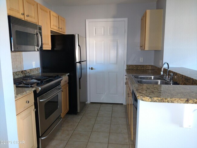 Foto del edificio - 1605 Cape Cod Dr