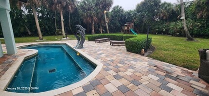 Building Photo - 1066 SE St Lucie Blvd