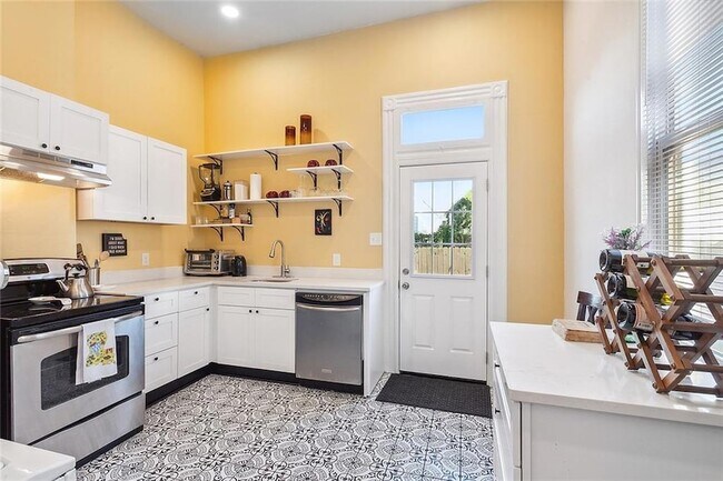 Foto del edificio - 2721 General Taylor St