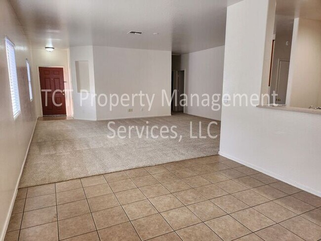 Foto del edificio - 3 Bedroom/2 Bath Phoenix Home Close to I-10 and 101