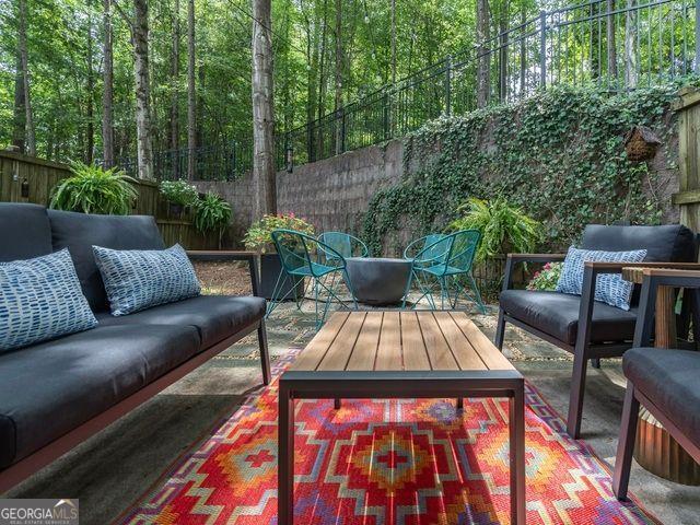 Building Photo - 5800 Oakdale Rd SE