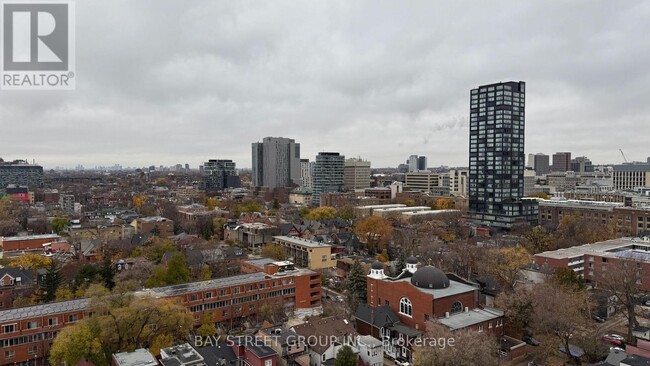 Photo du bâtiment - 195-1195 McCaul St